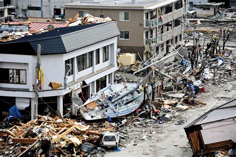 De 2011 Tohoku aardbeving en tsunami: Een verhaal van onverwachte ramp en buitengewone weerbaarheid