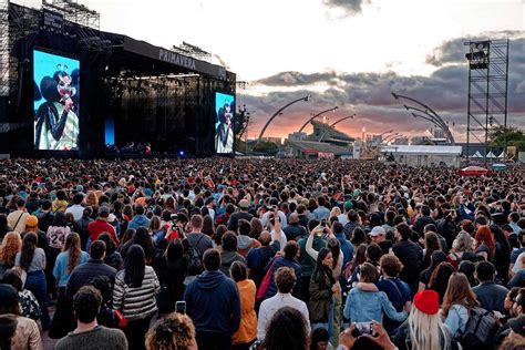 De Primavera Sound Festival: Een Catalane Metafoor voor Sociaal-Culturele Verandering